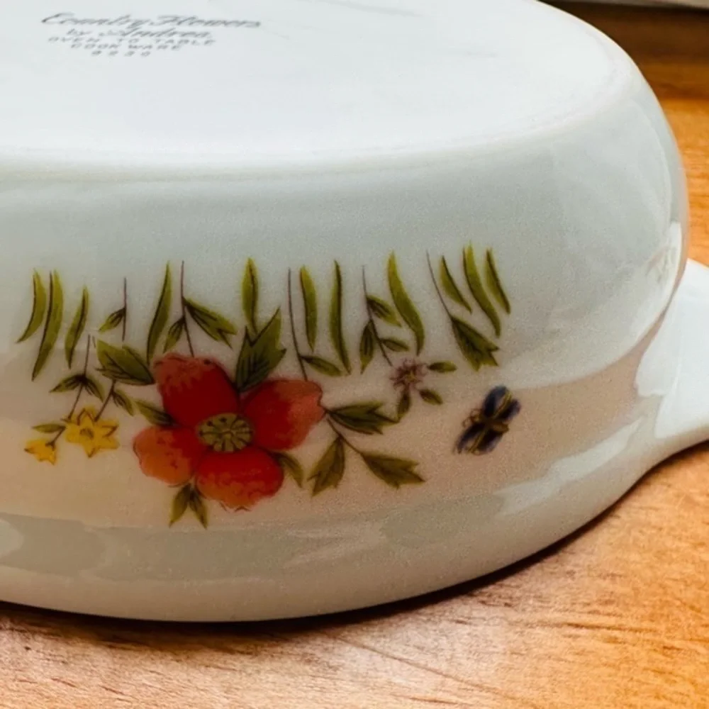 Country Flowers 🌺 & butterflies‎ 🦋 By Andrea Covered Dish #9230 Good Condition